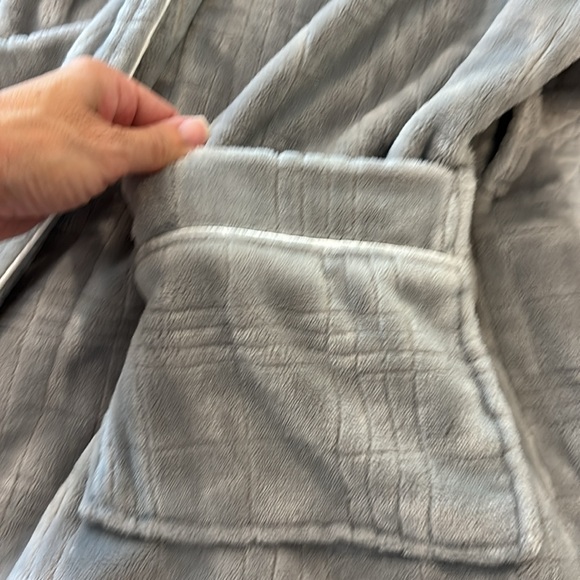 Lands End Grey robe - Picture 6 of 11